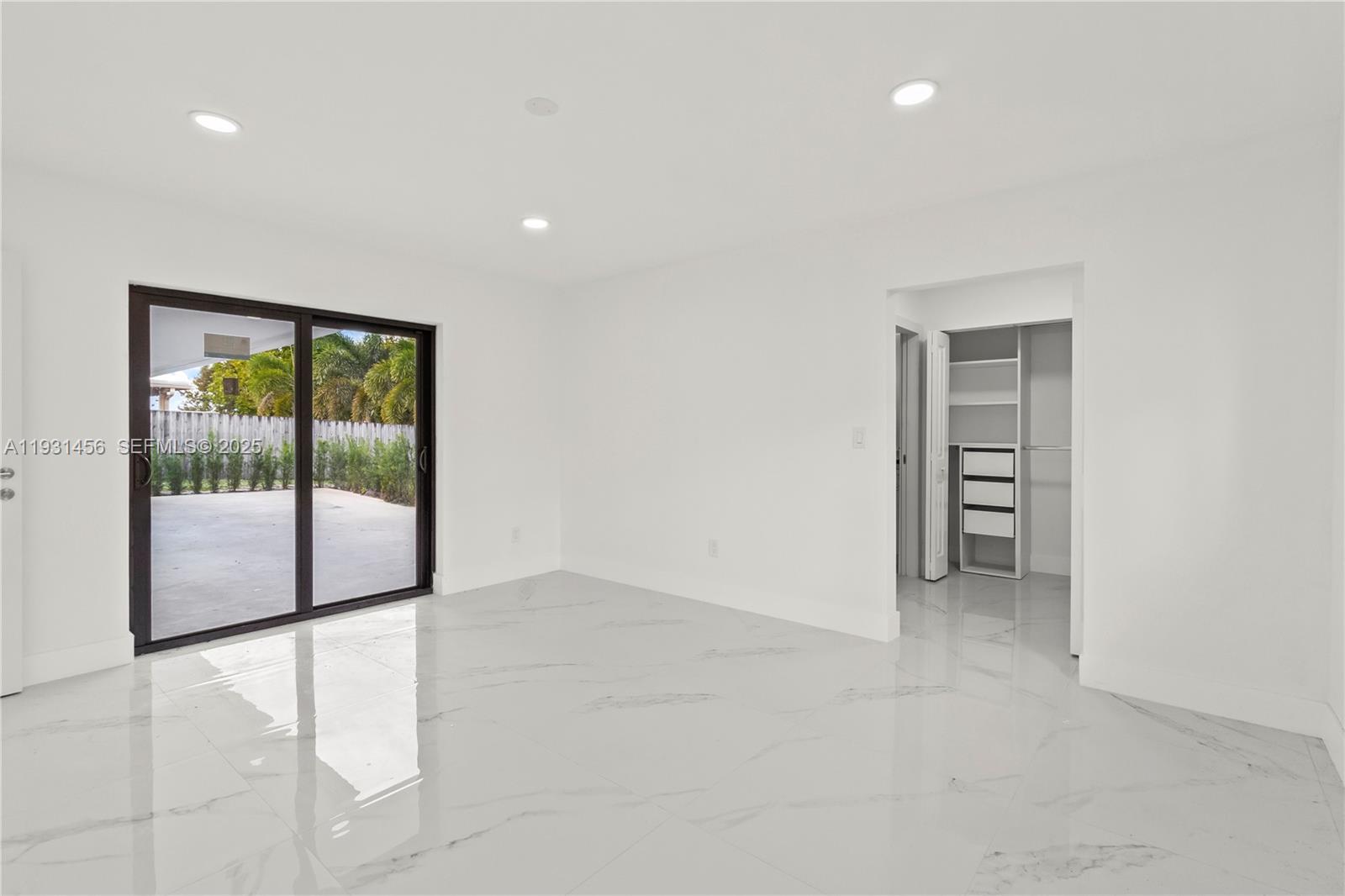 PASADENA LAKES WEST - Residential