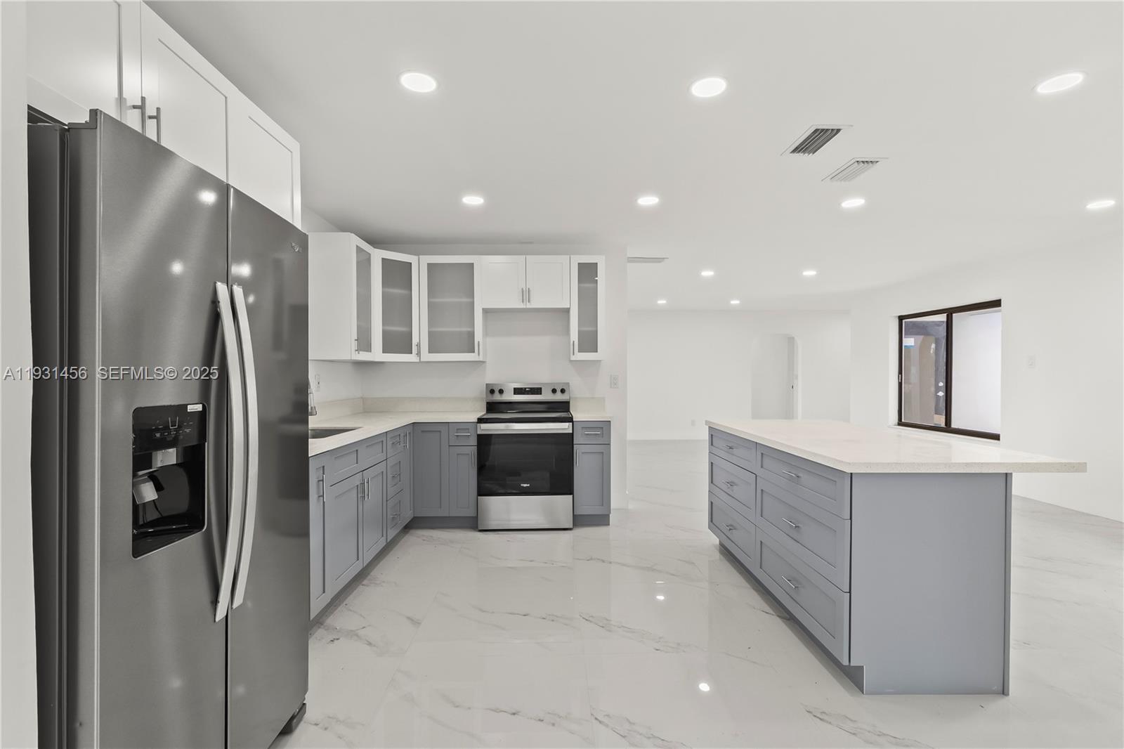 PASADENA LAKES WEST - Residential