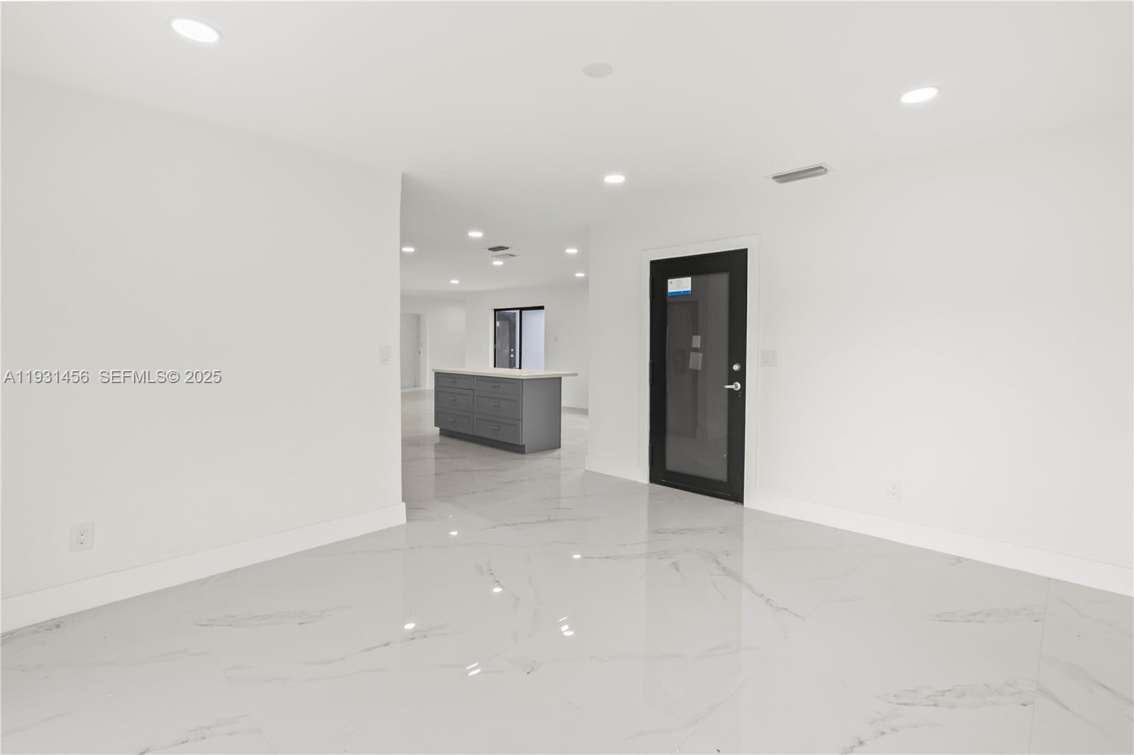 PASADENA LAKES WEST - Residential