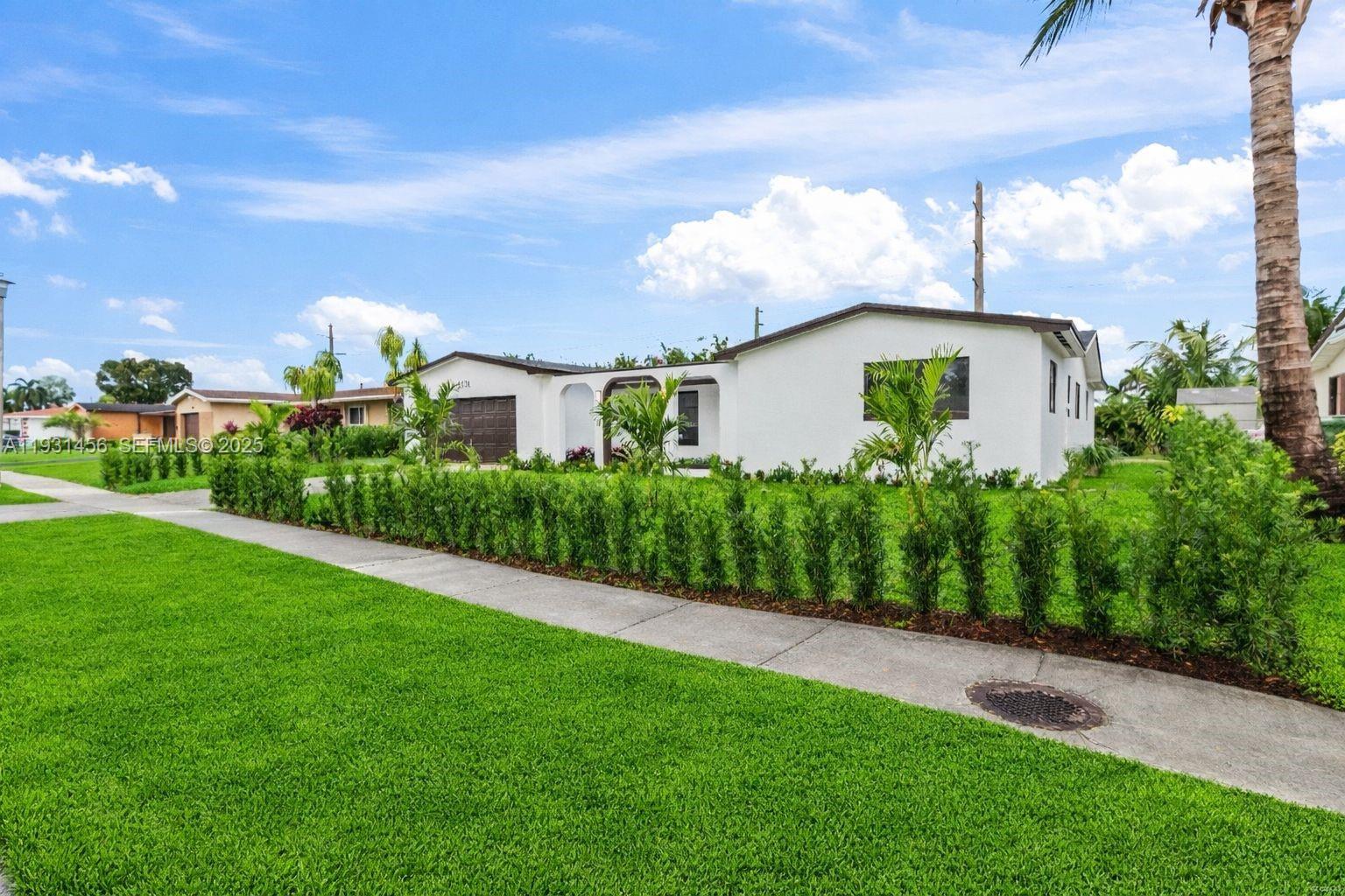 PASADENA LAKES WEST - Residential