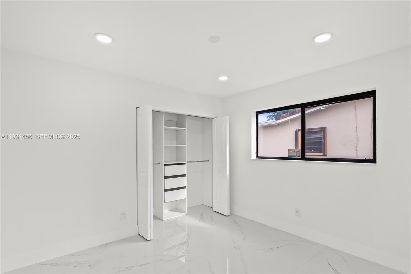 PASADENA LAKES WEST - Residential