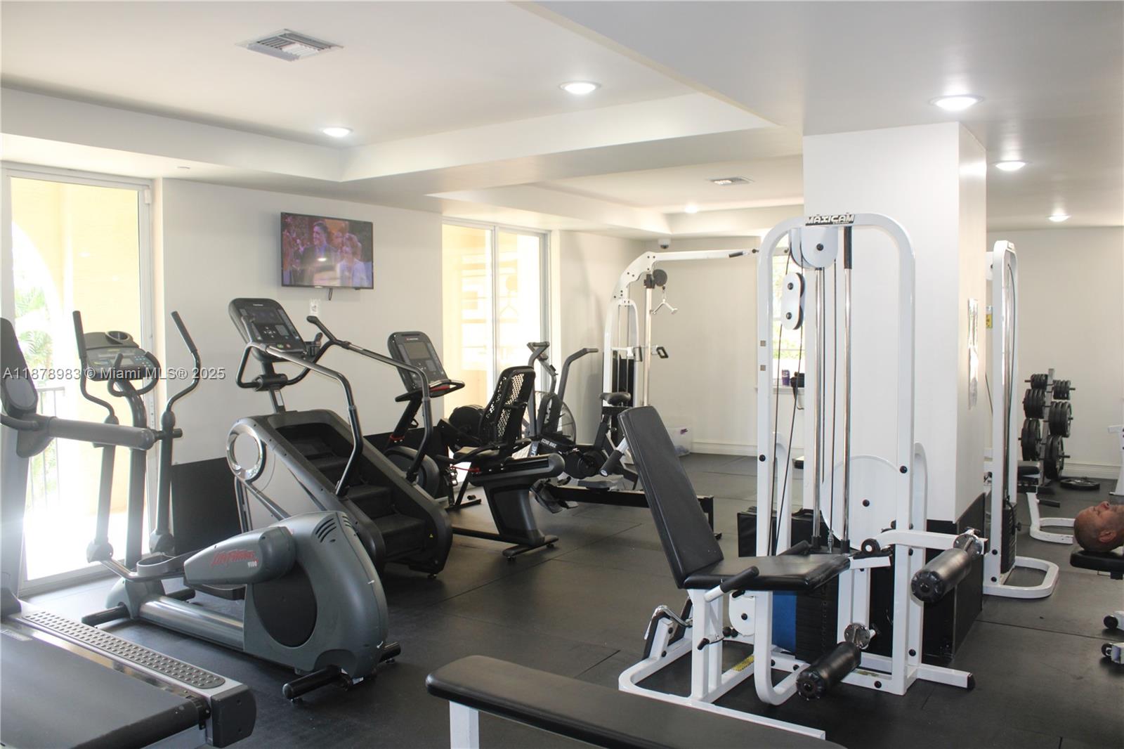 LAS OLAS BY THE RIVER CON - Residential