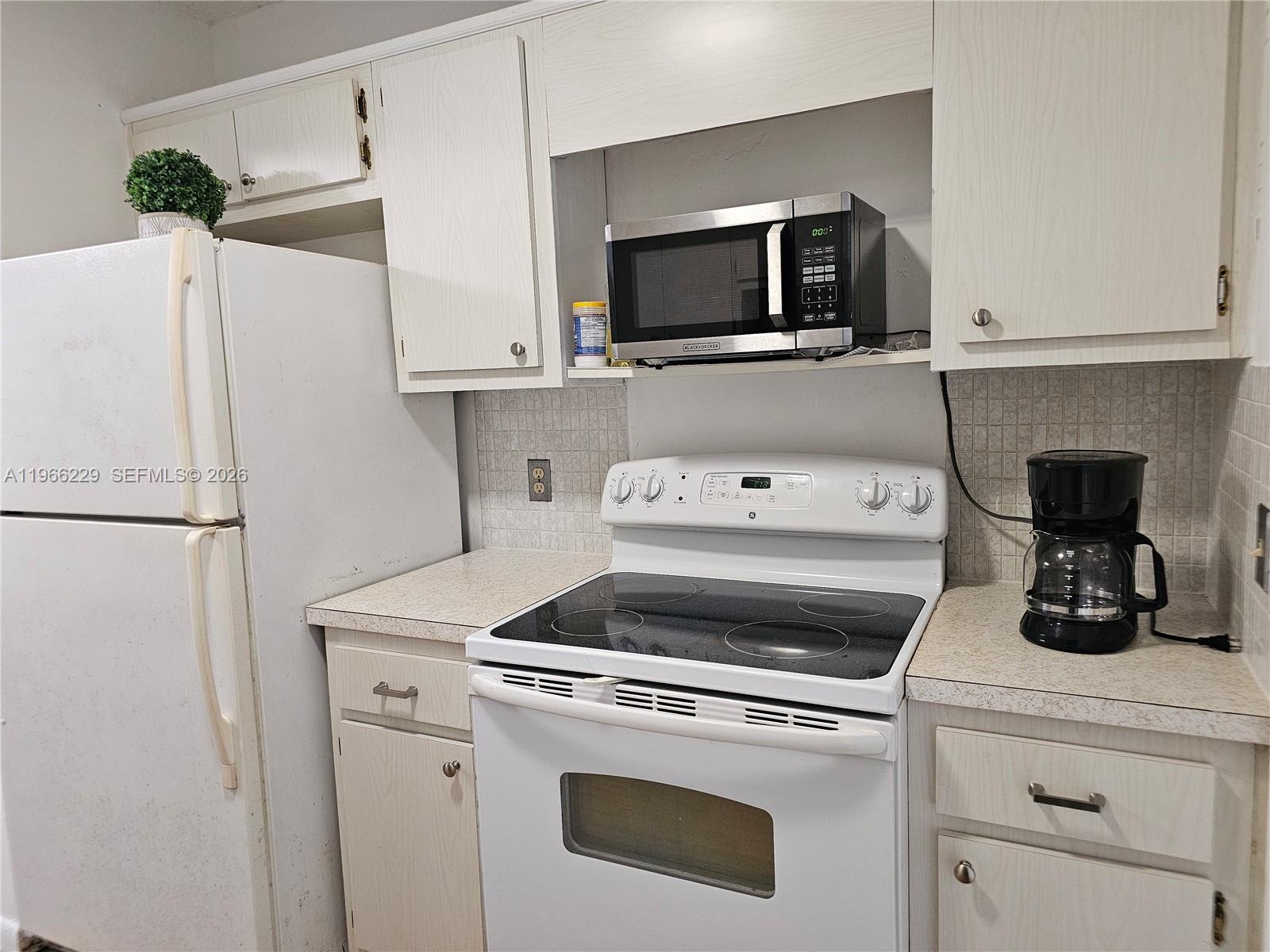 ARROWHEAD CONDO NO IV - Residential Lease