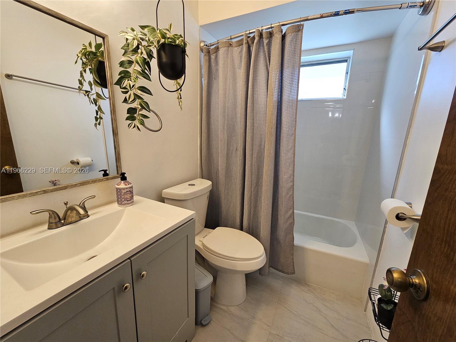 ARROWHEAD CONDO NO IV - Residential Lease
