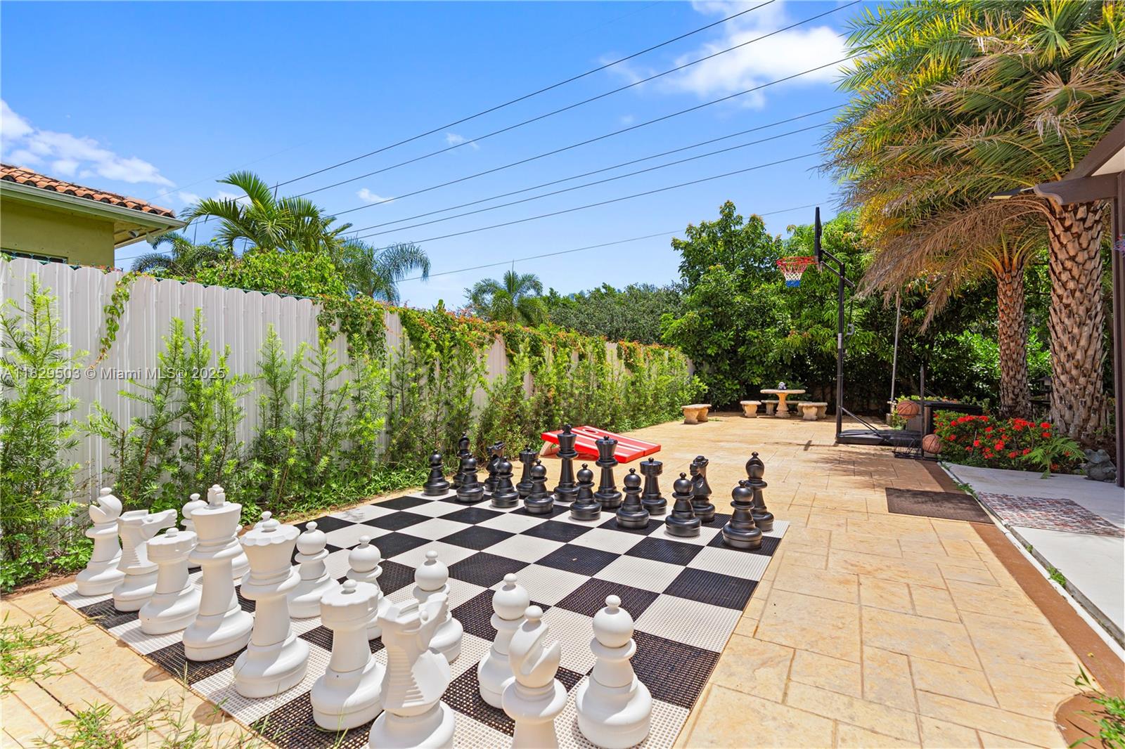 THE LANDINGS SEC 1 - Residential Lease