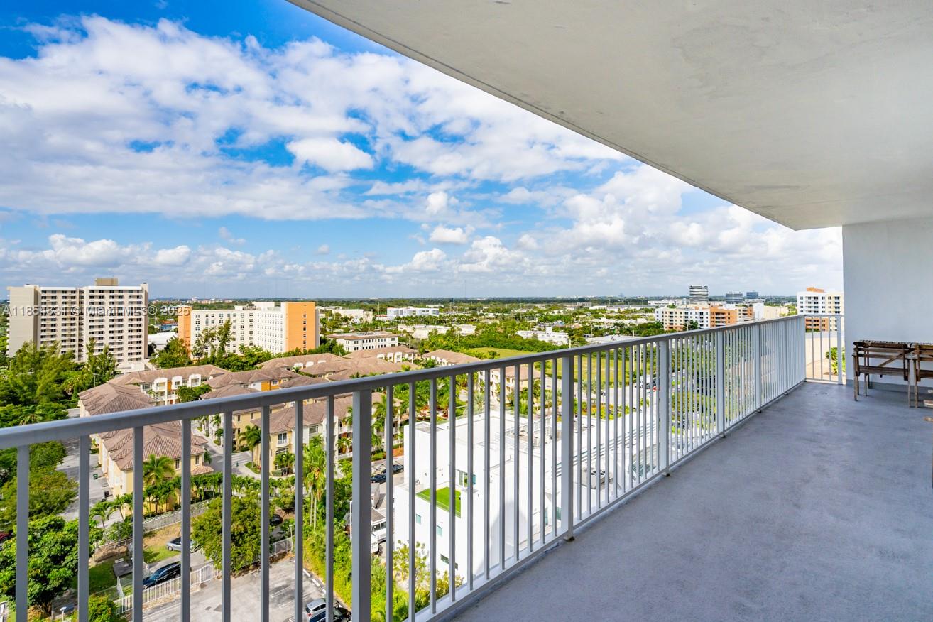 ADMIRALS PORT CONDO WEST - Residential