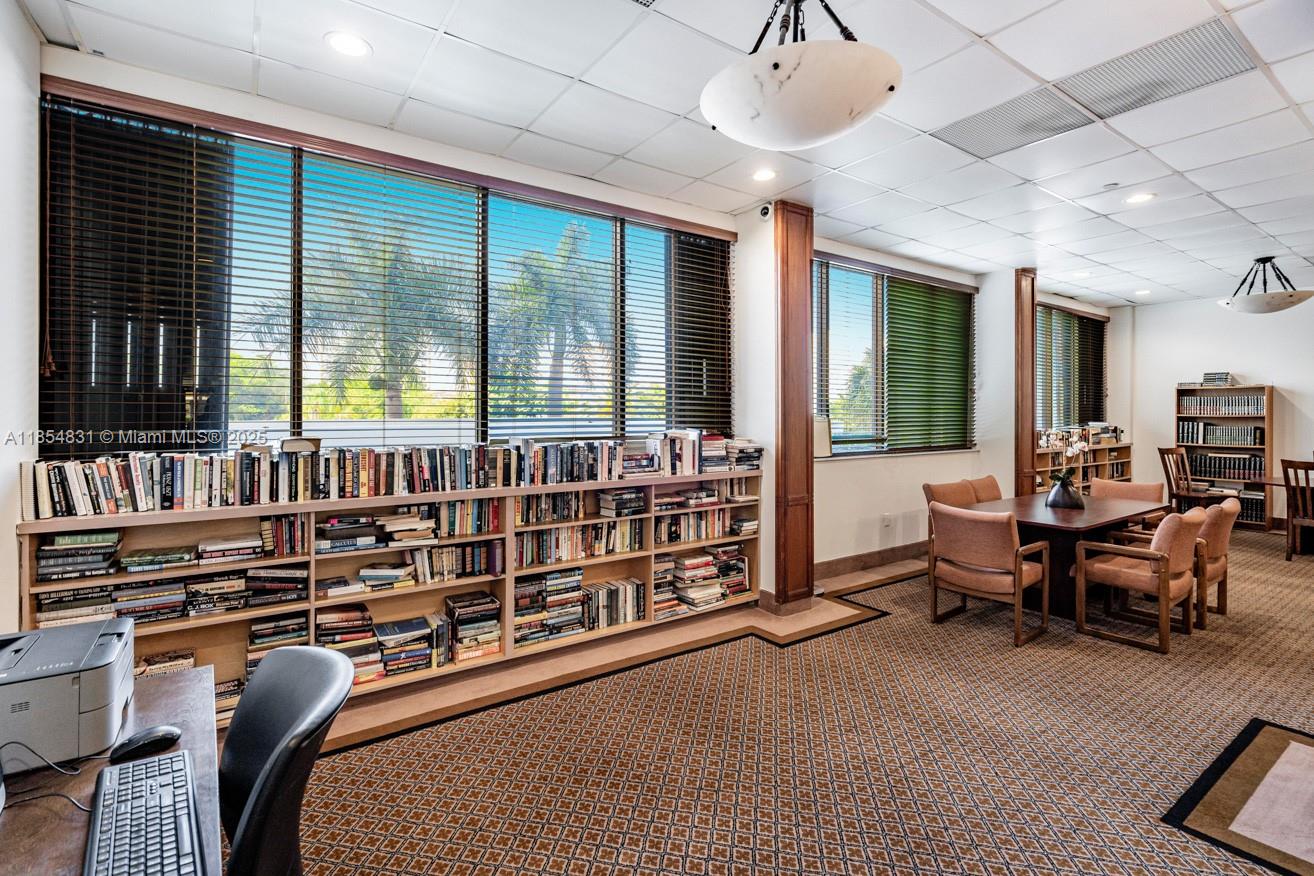 ADMIRALS PORT CONDO WEST - Residential