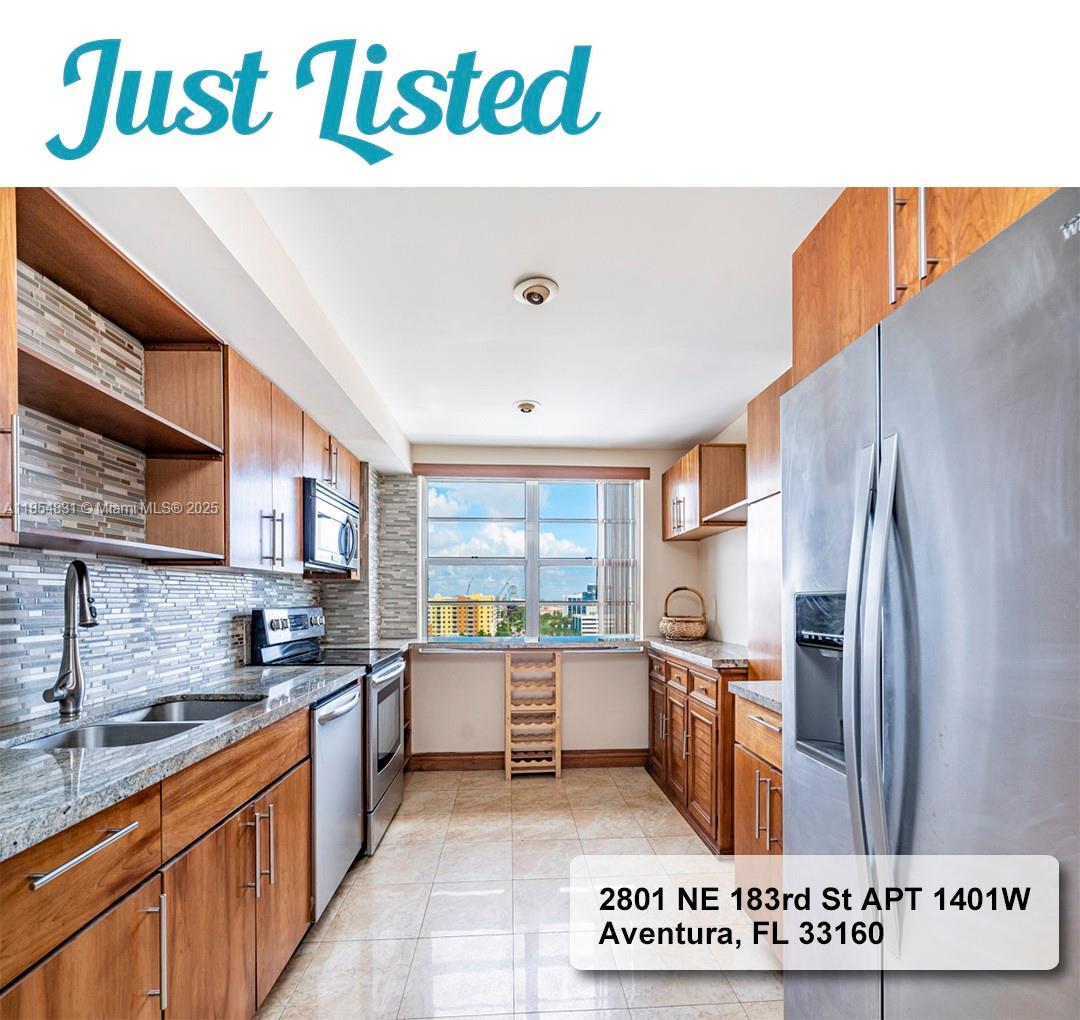 ADMIRALS PORT CONDO WEST - Residential