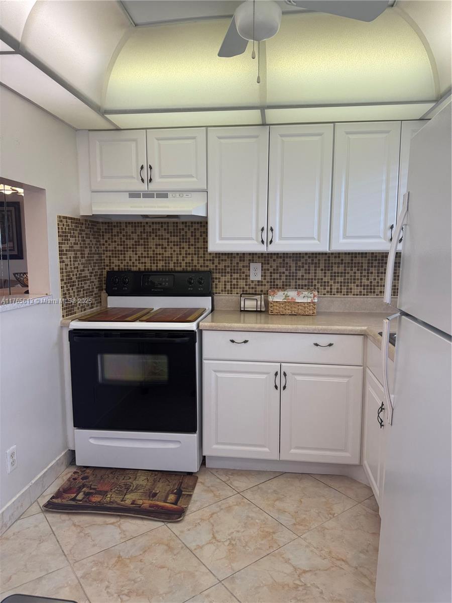 8901 Sunrise Lakes Blvd 307