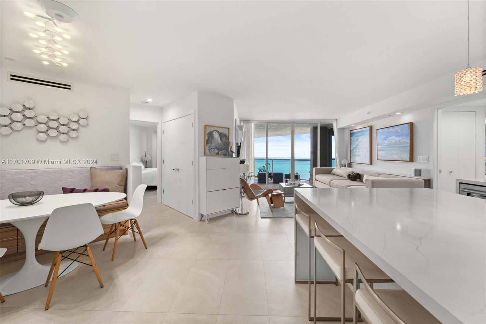 6767 Collins Ave 2008