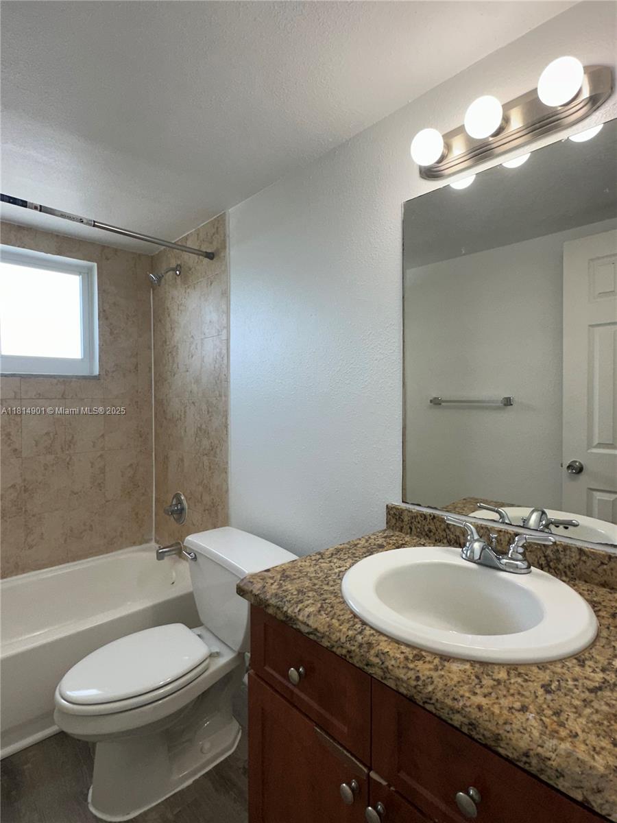CORAL RIDGE ISLES - Residential Lease
