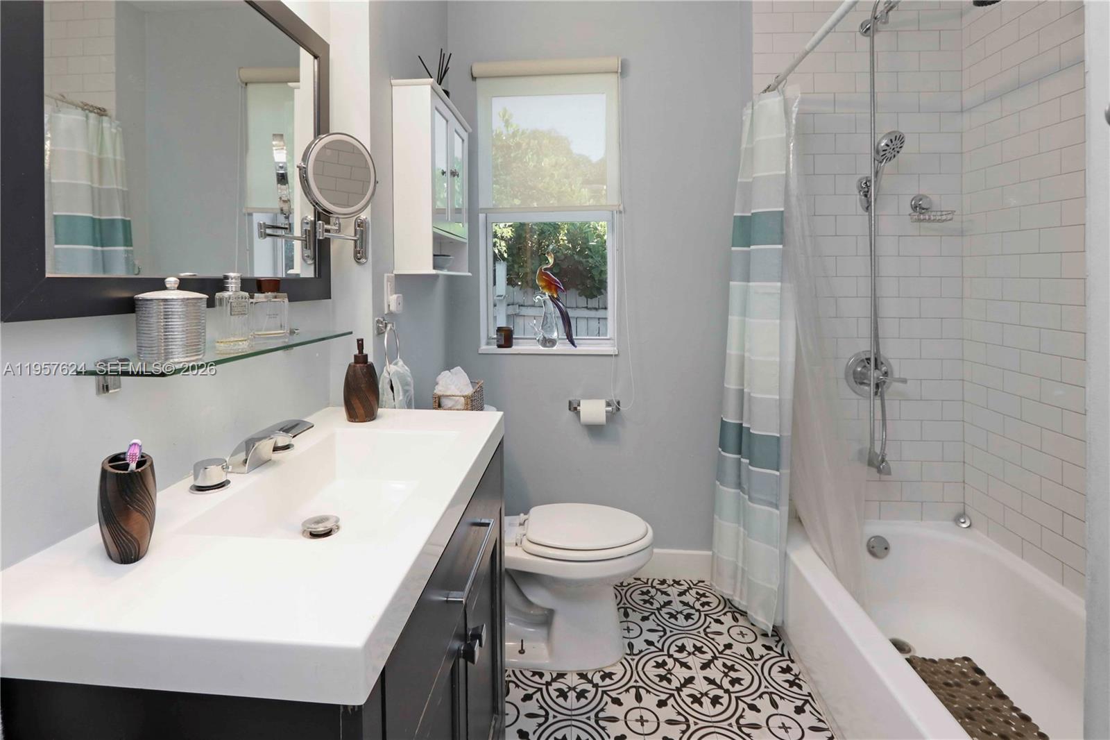 BAYWOOD - Residential