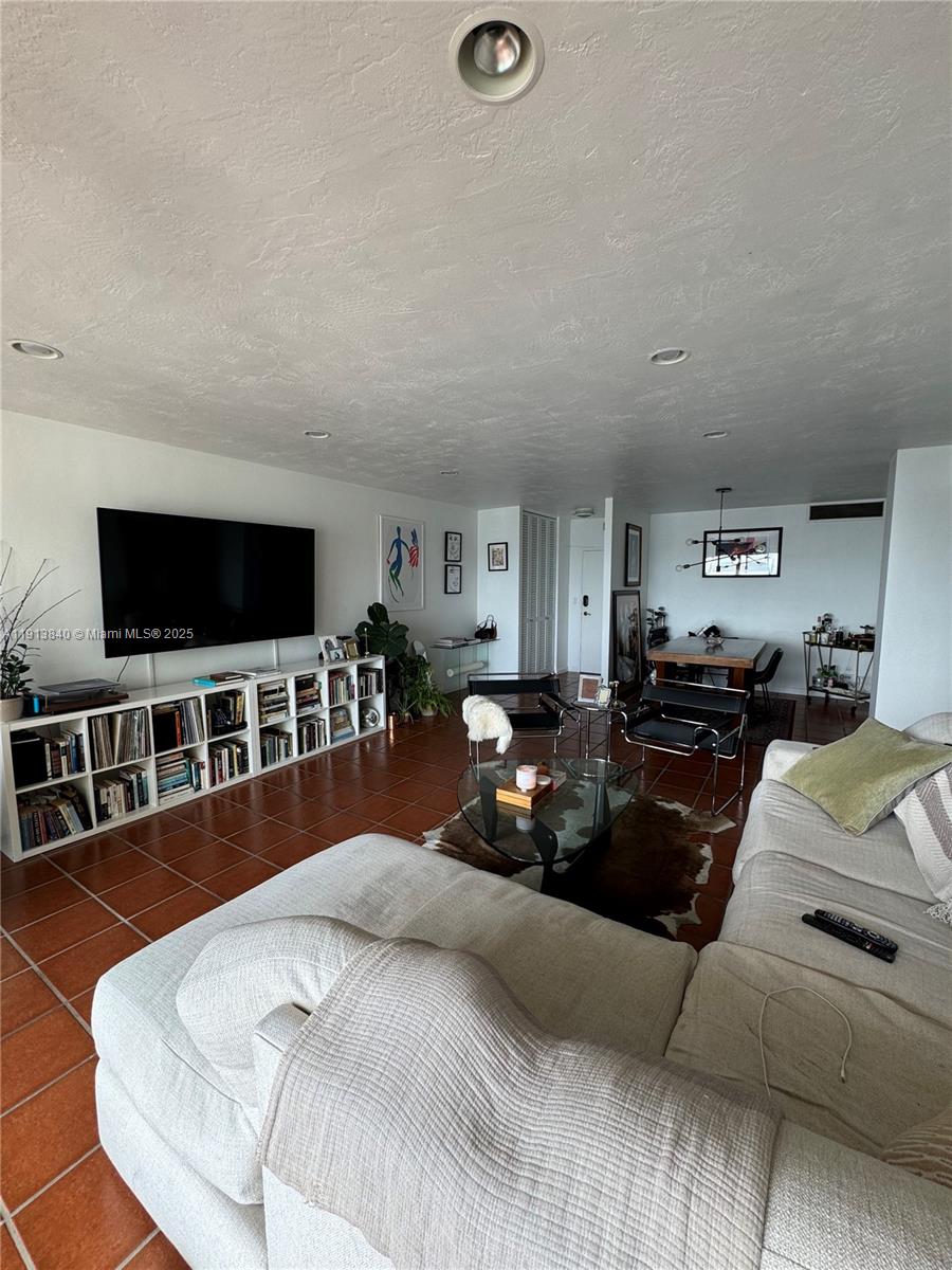 BRICKELL TOWNHOUSE CONDO - Residential Lease