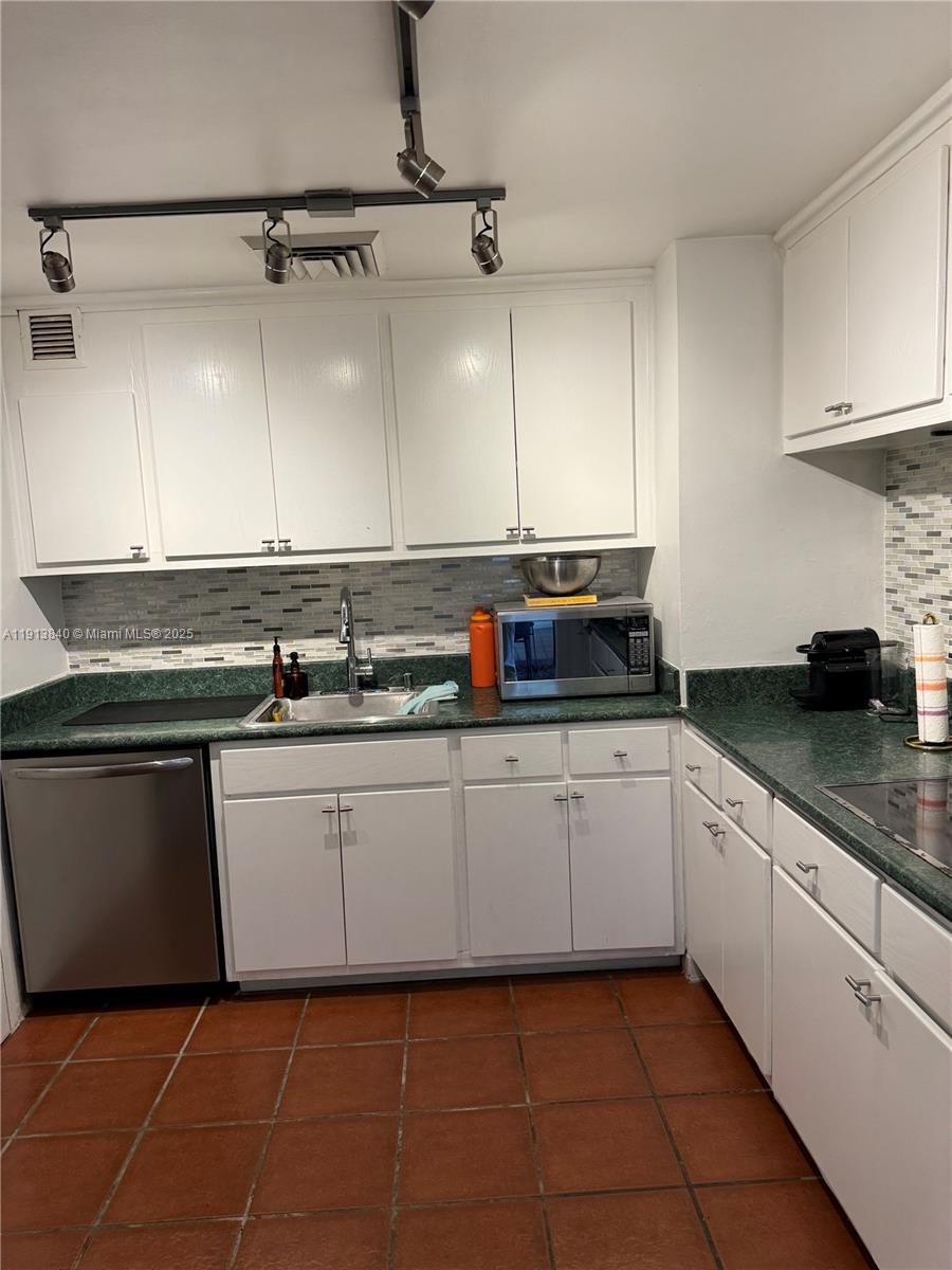 BRICKELL TOWNHOUSE CONDO - Residential Lease