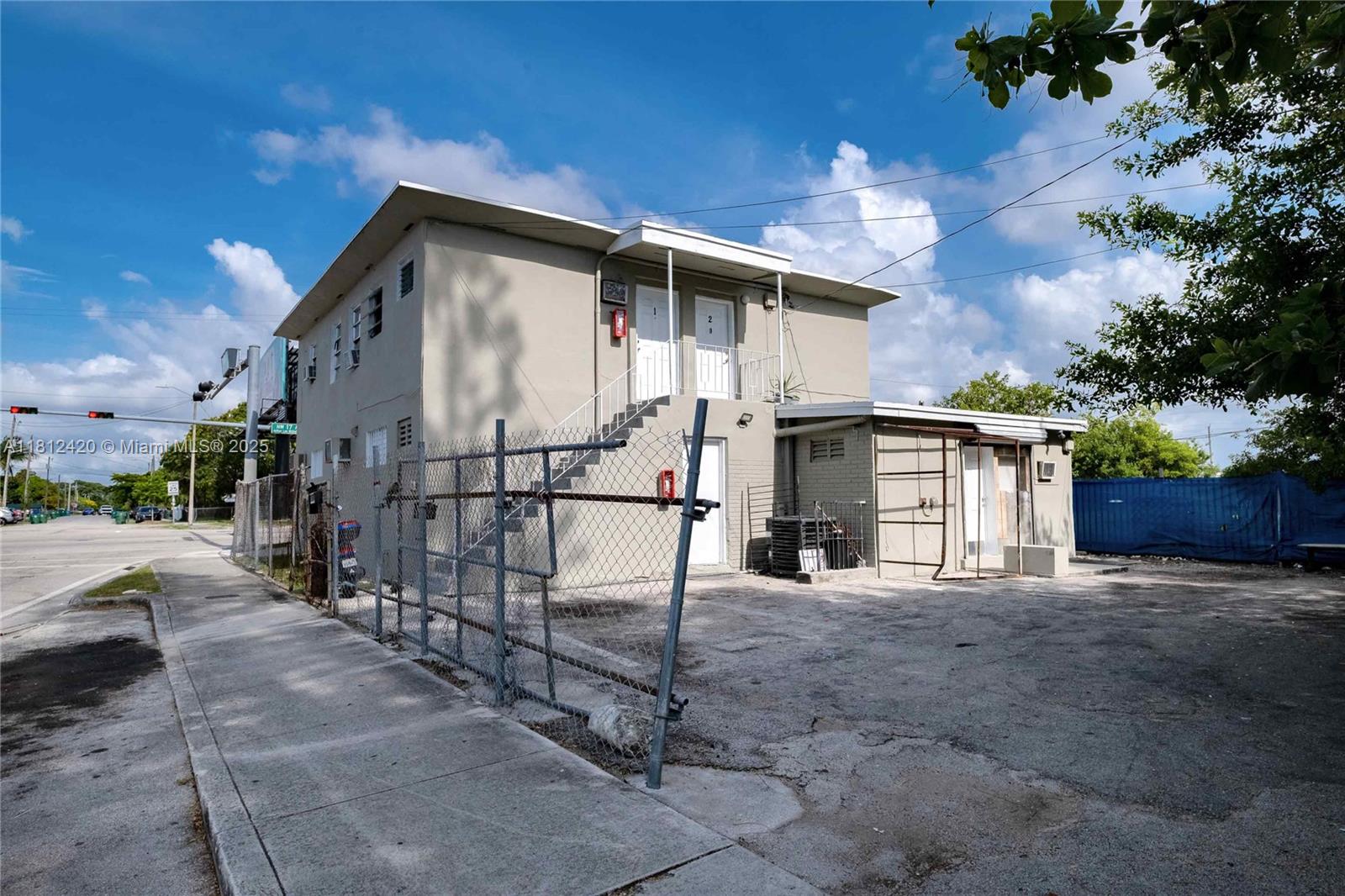 5001 NW 17th Ave