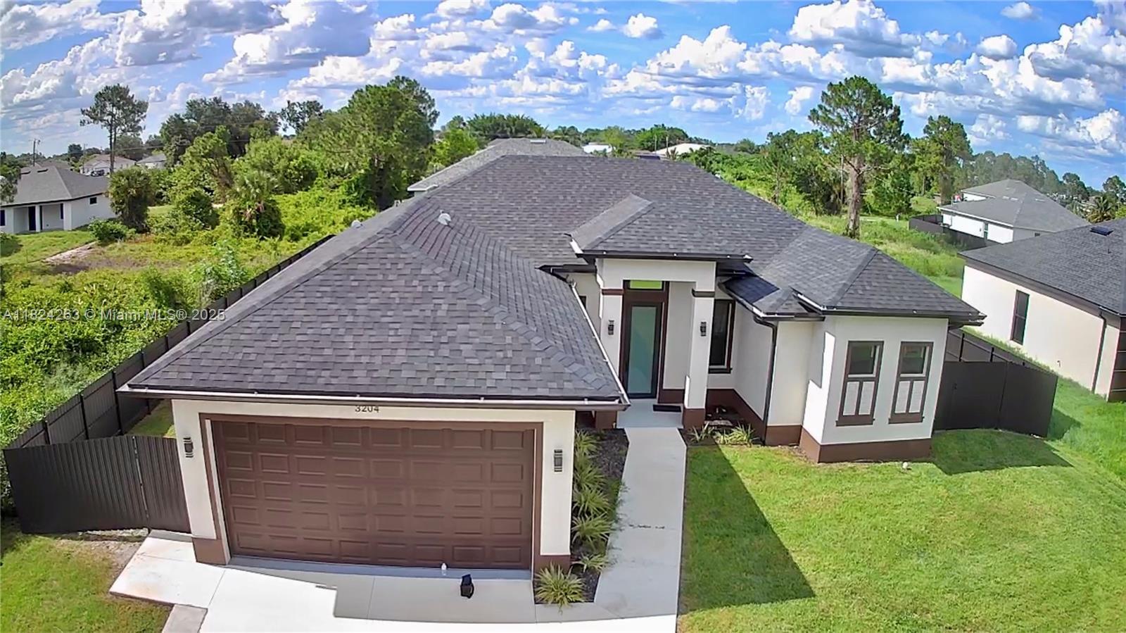 3204 40th St W St, Lehigh Acres, Lee County, Florida - 2 Bedrooms  
1 Bathrooms - 