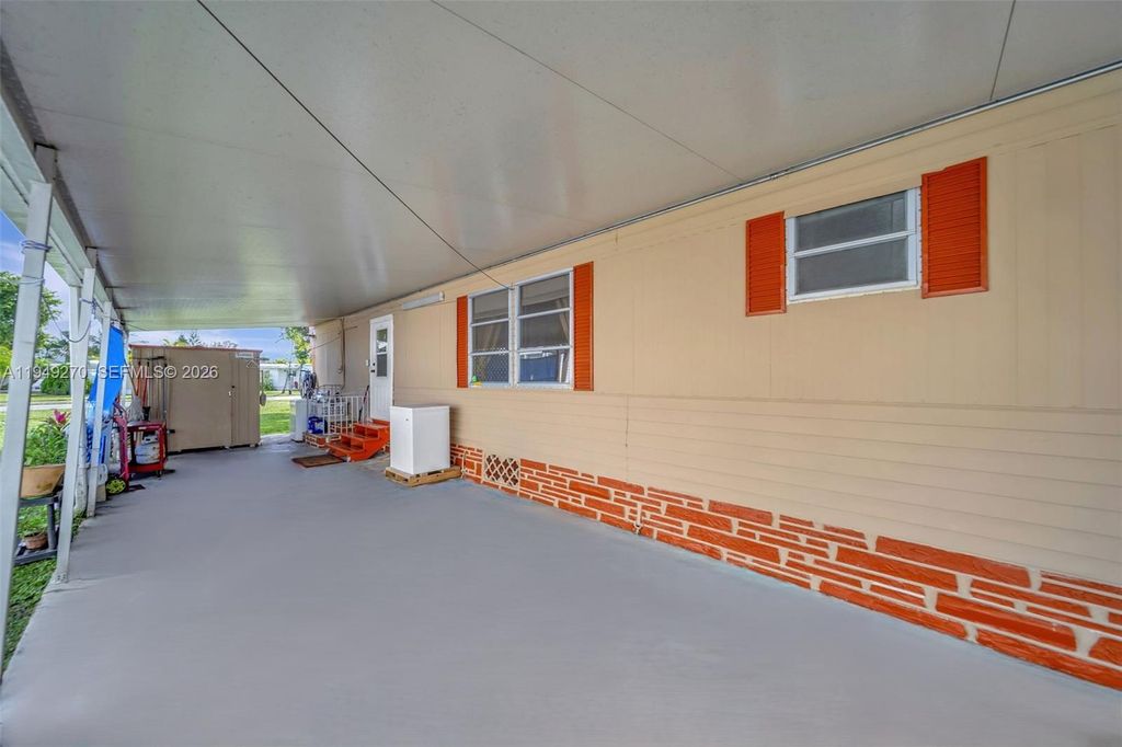 Photo of 5208 SW 34th St, Davie, FL 33314 (MLS # A11949270)