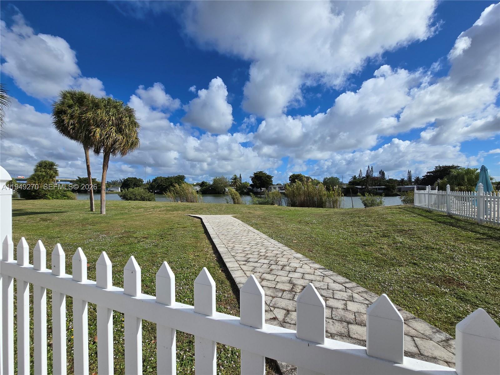 EVERGLADES LAKES - Residential