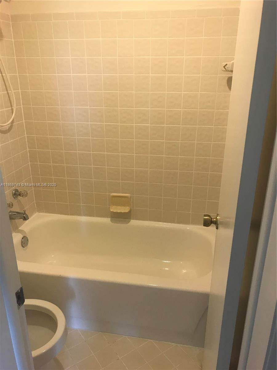 SPRINGTREE LAKES - Residential