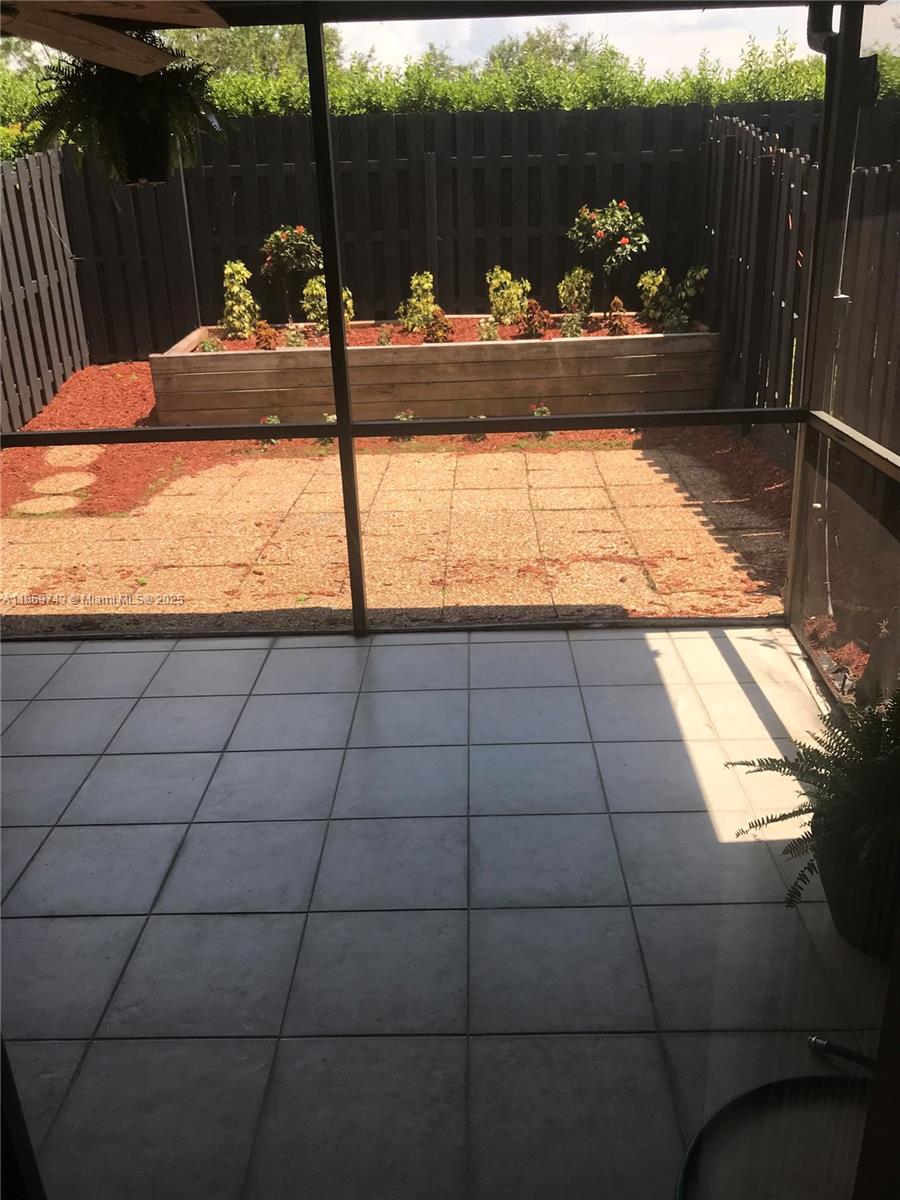 SPRINGTREE LAKES - Residential