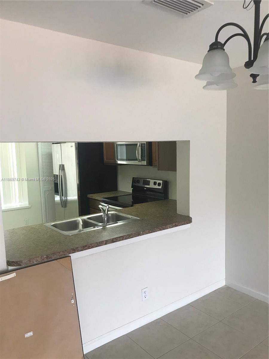 SPRINGTREE LAKES - Residential