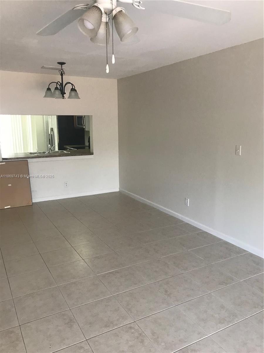 SPRINGTREE LAKES - Residential