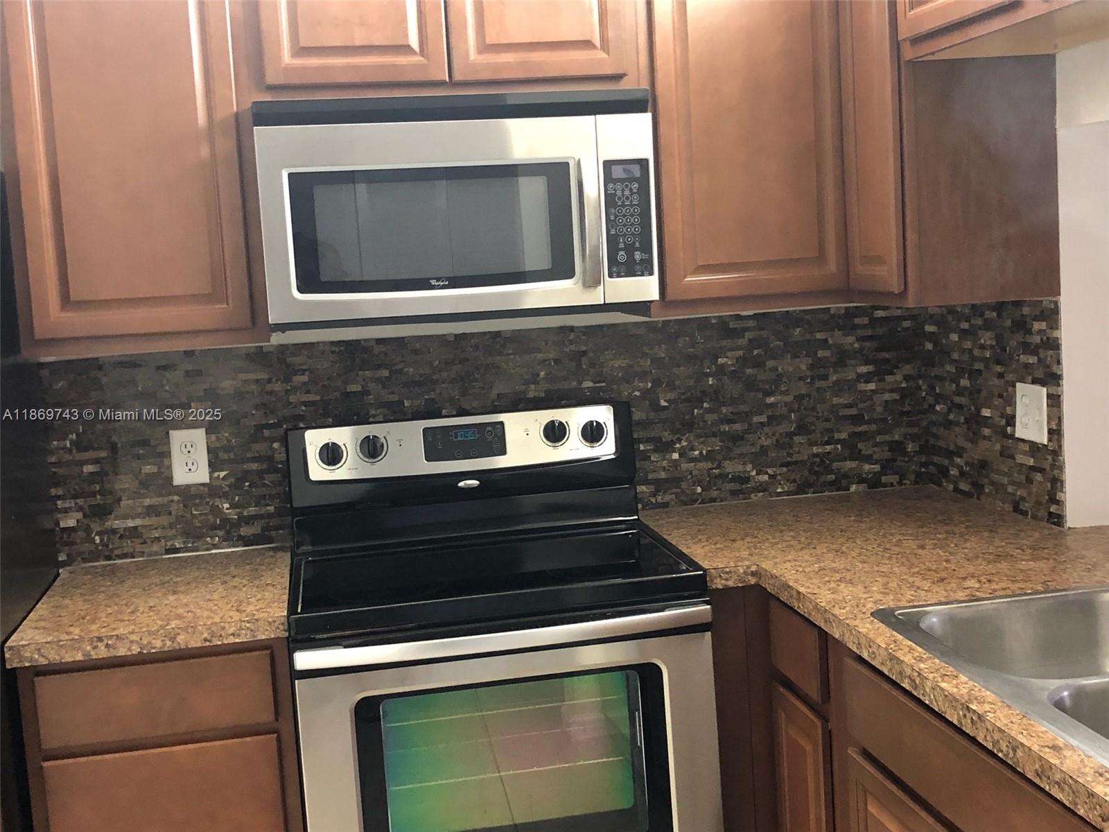 SPRINGTREE LAKES - Residential