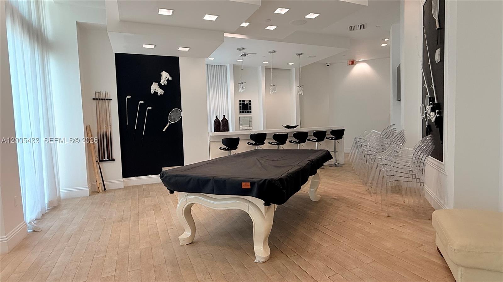 WIND CONDO - Residential