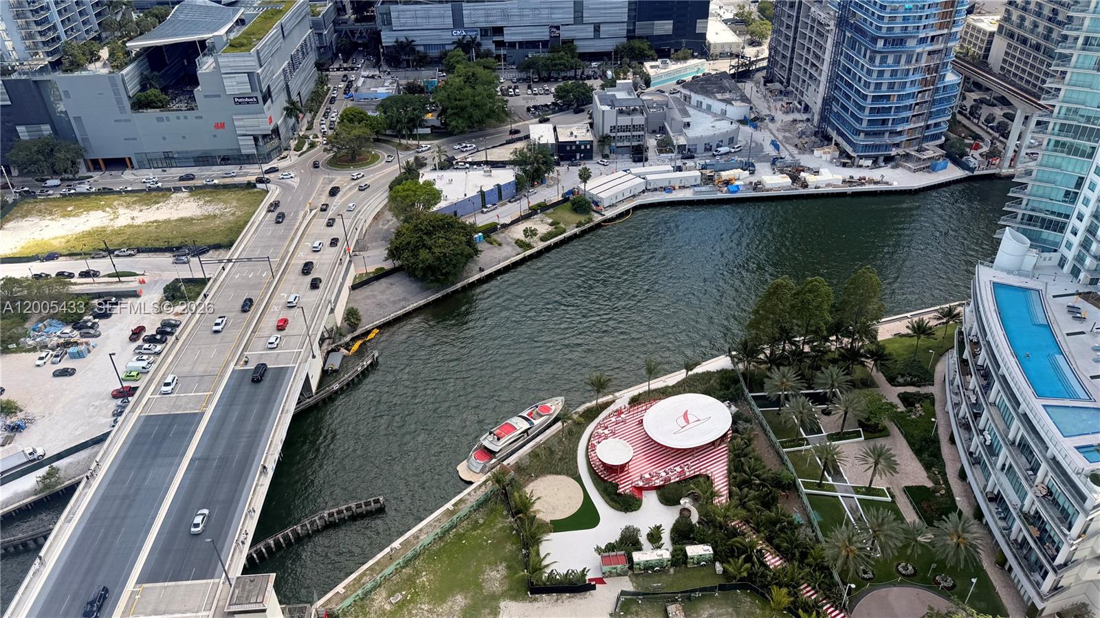 WIND CONDO - Residential