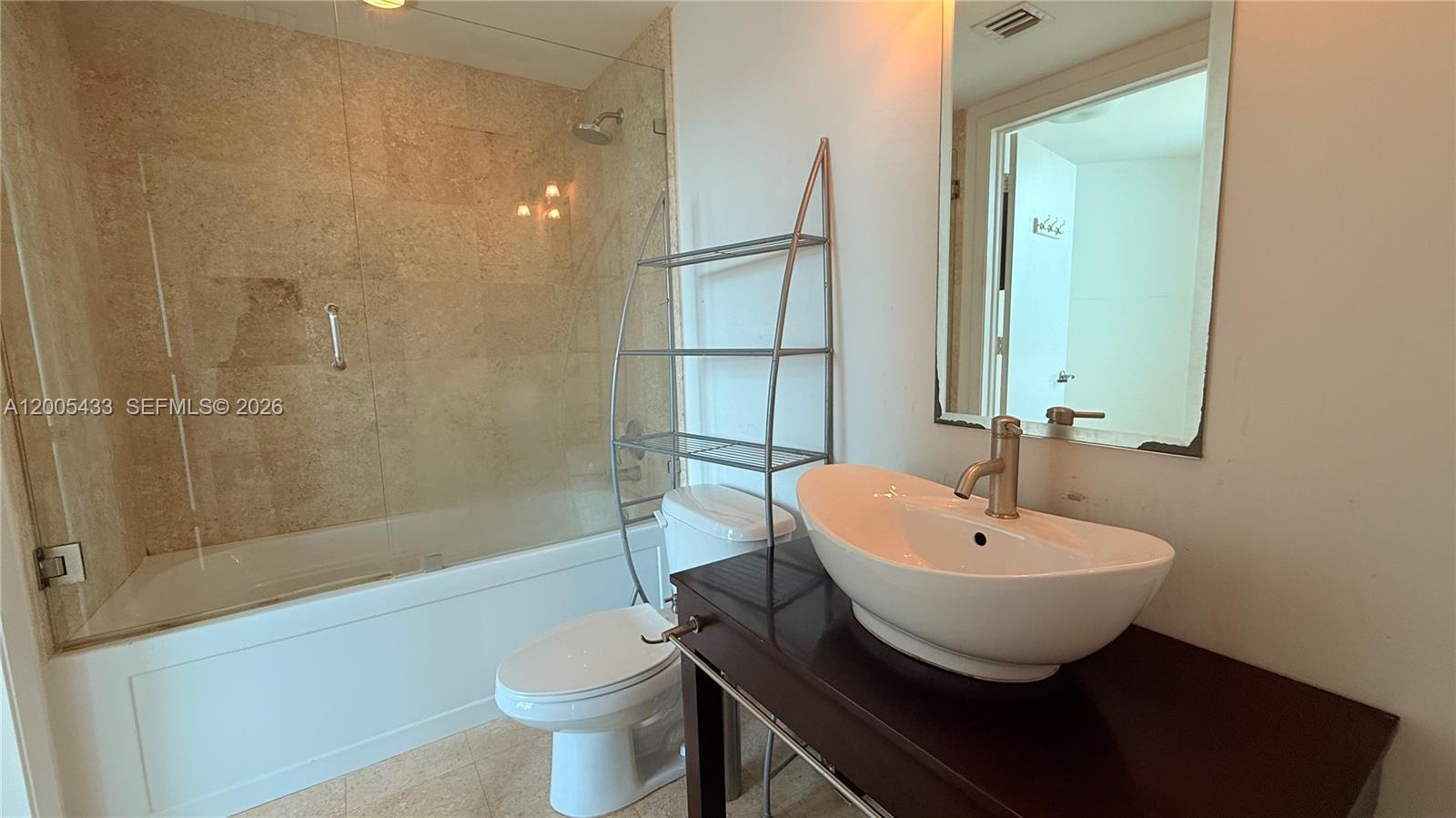 WIND CONDO - Residential