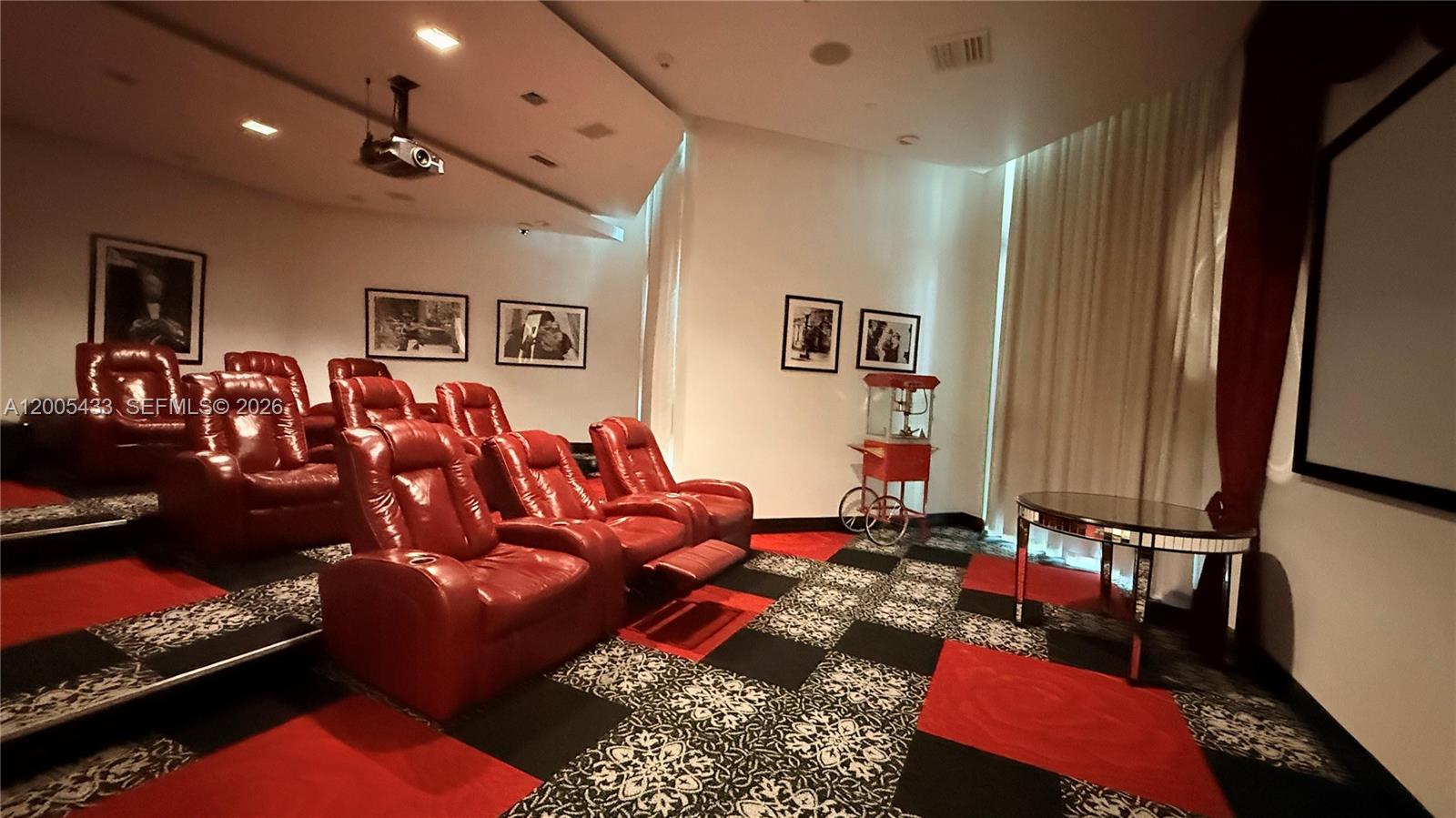 WIND CONDO - Residential