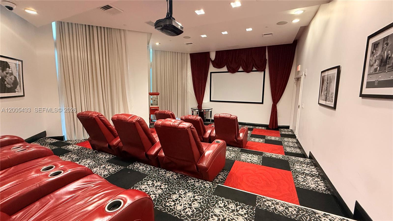 WIND CONDO - Residential