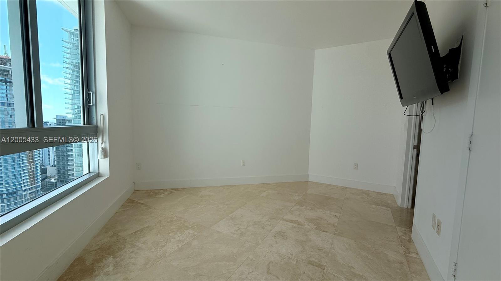 WIND CONDO - Residential