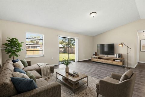 637 Mosquero Ave Deltona FL 32738