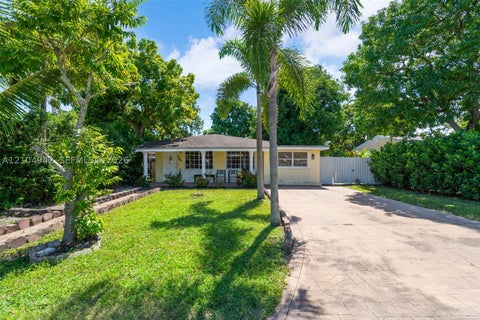 Photo of 6404 SW 22nd St, Miramar, FL 33023 (MLS # A12104942)