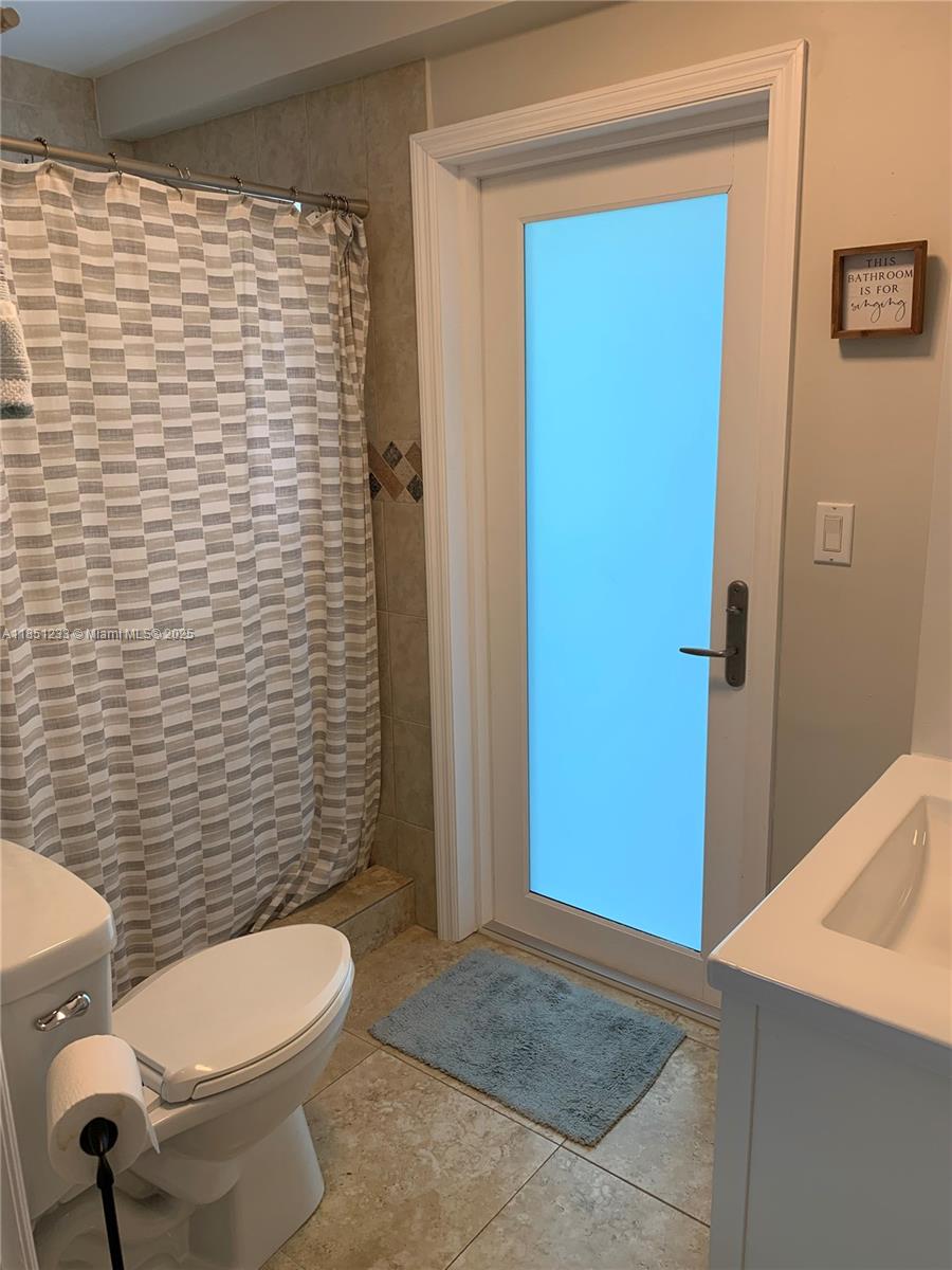 KAHIKI HARBOR - Residential Lease