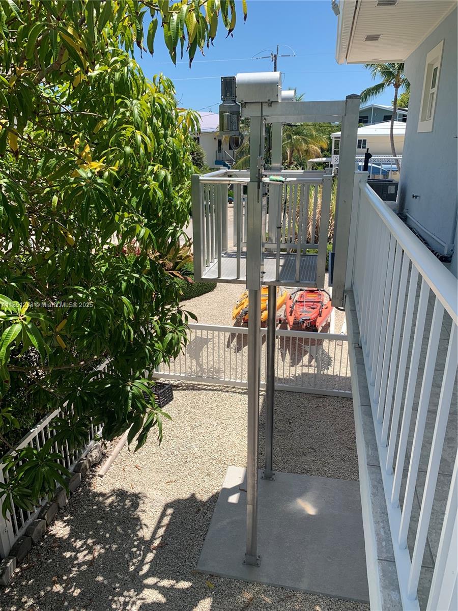 KAHIKI HARBOR - Residential Lease