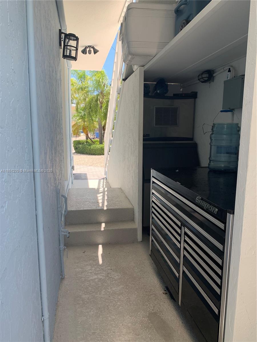 KAHIKI HARBOR - Residential Lease