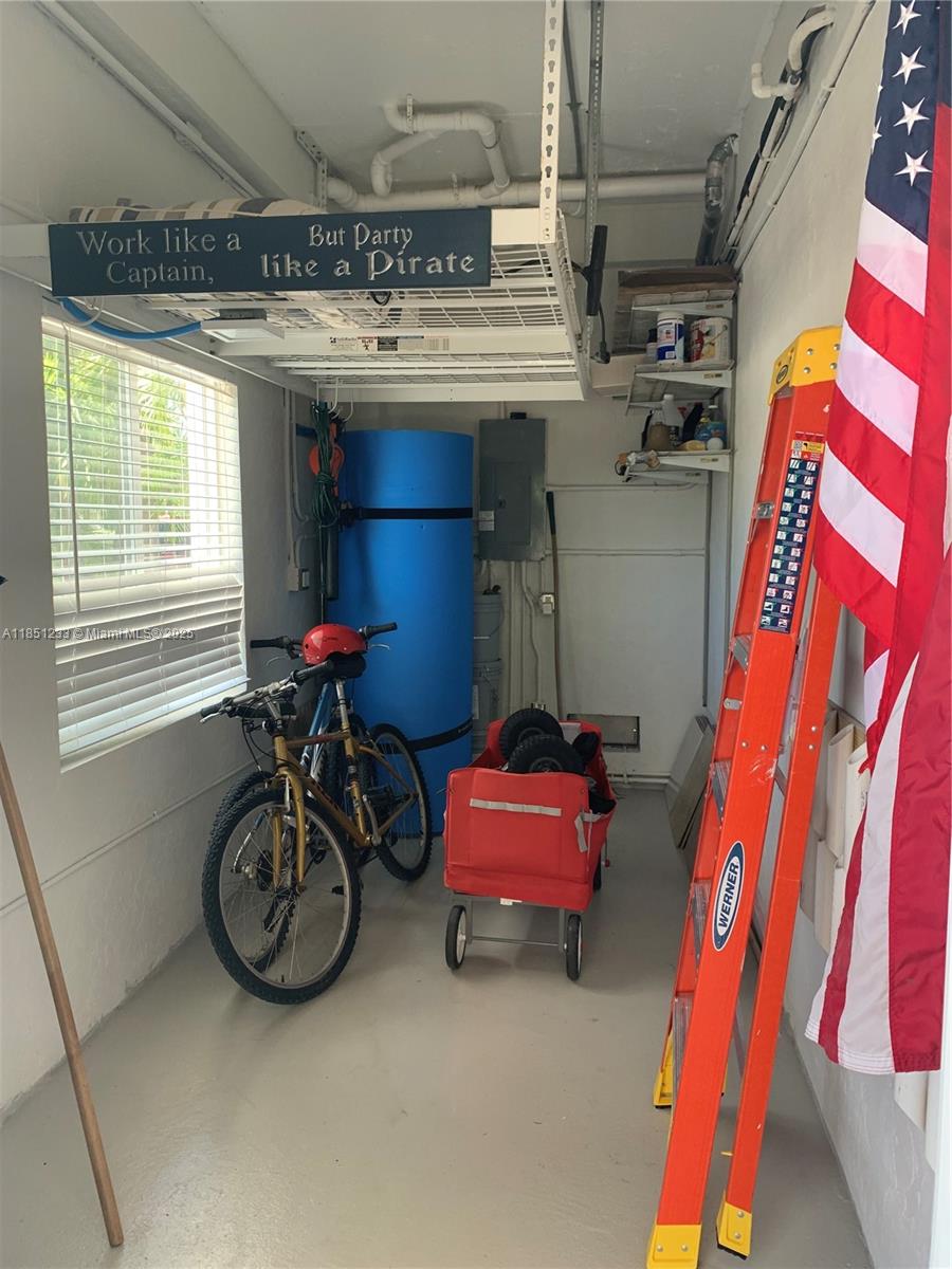 KAHIKI HARBOR - Residential Lease