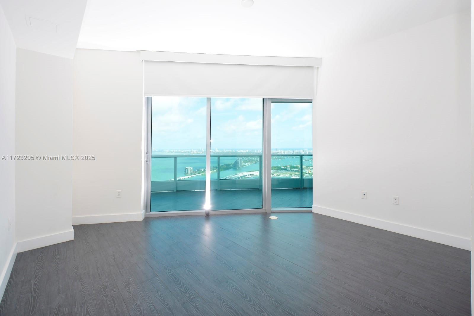 900 BISCAYNE BAY CONDO - Residential