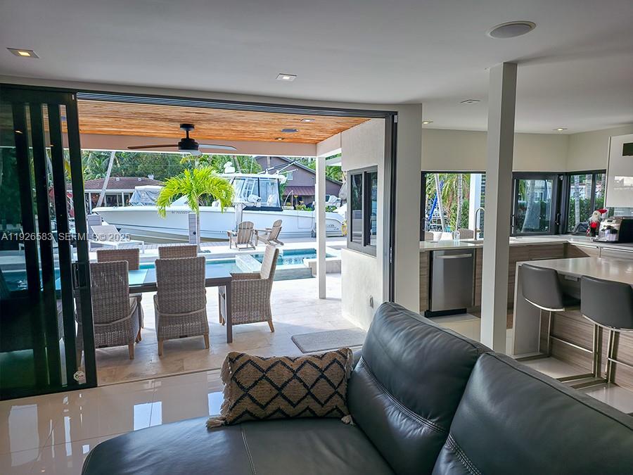 POMPANO ISLES - Residential