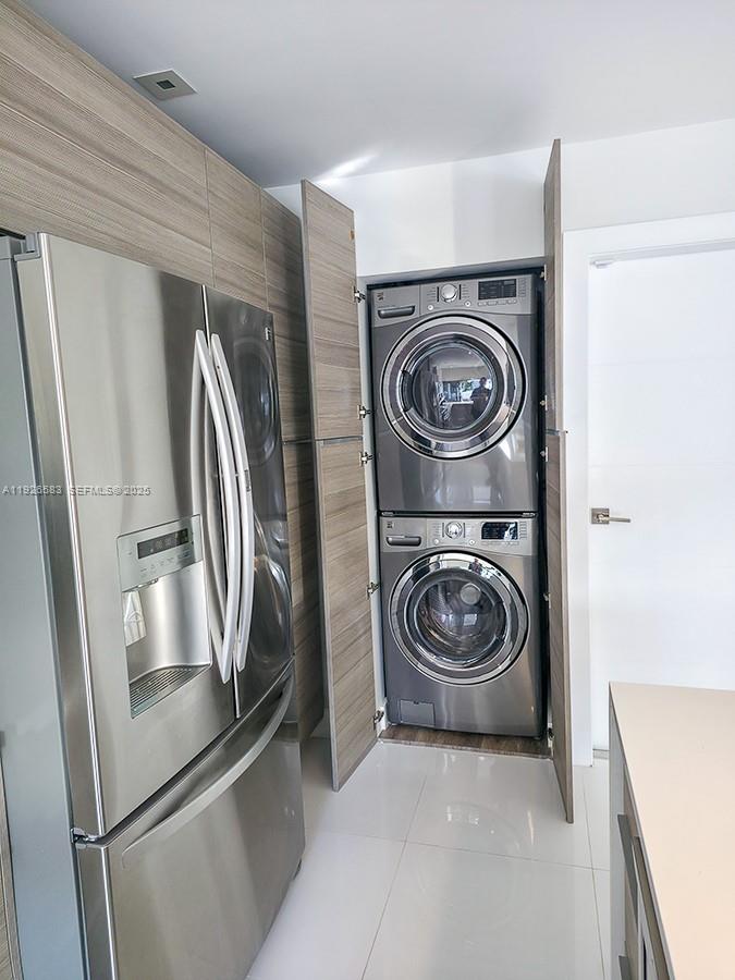 POMPANO ISLES - Residential