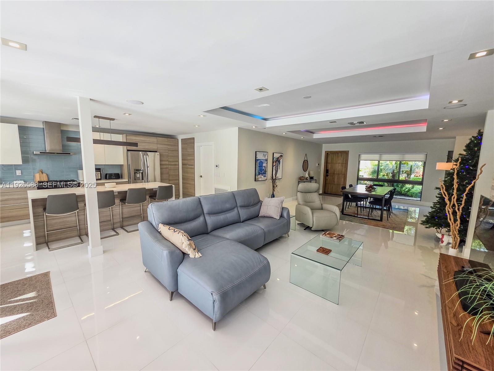 POMPANO ISLES - Residential