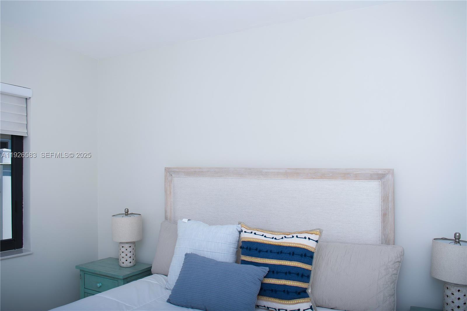 POMPANO ISLES - Residential