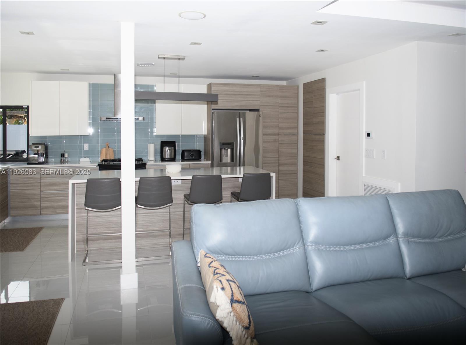 POMPANO ISLES - Residential