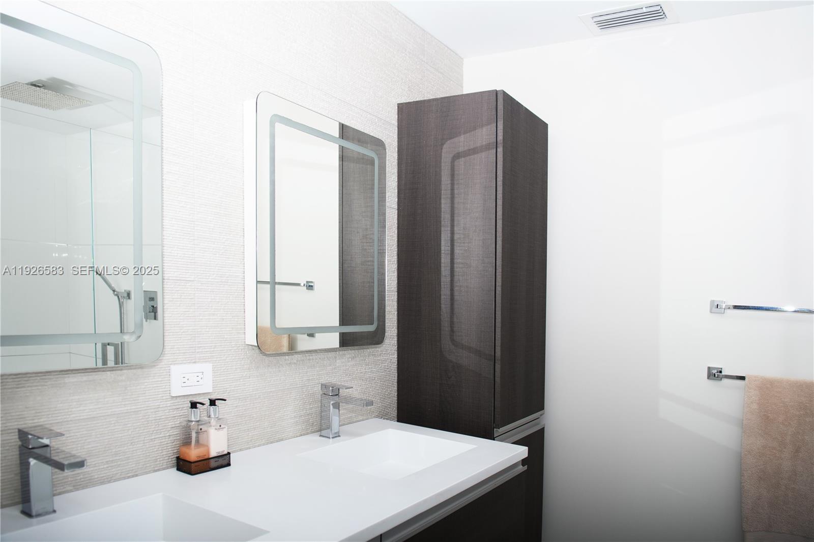 POMPANO ISLES - Residential