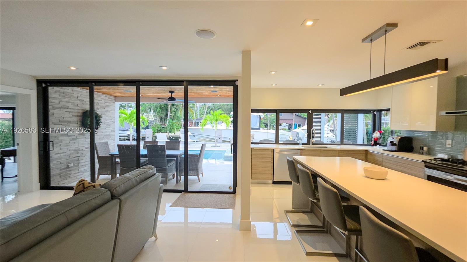 POMPANO ISLES - Residential