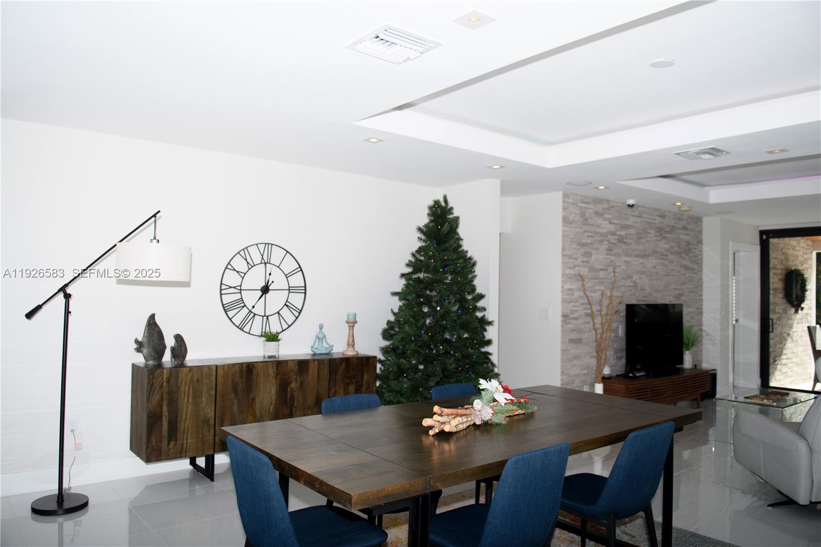 POMPANO ISLES - Residential