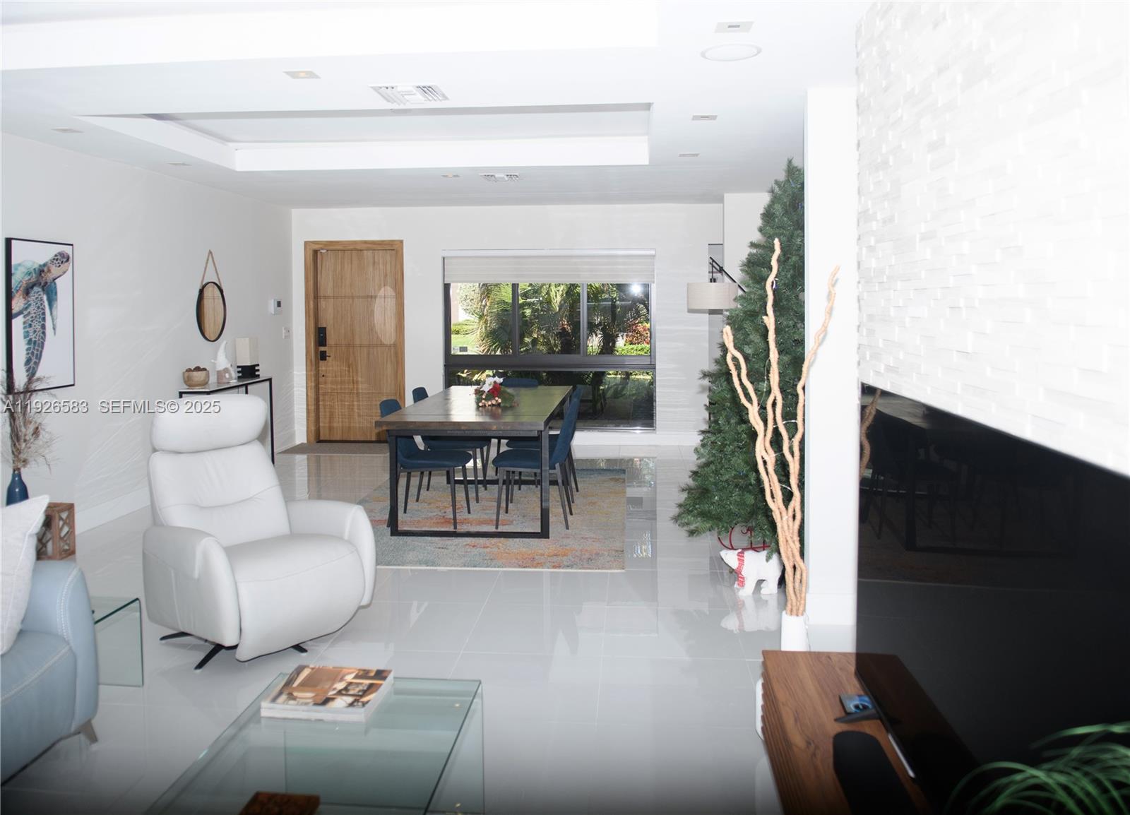 POMPANO ISLES - Residential