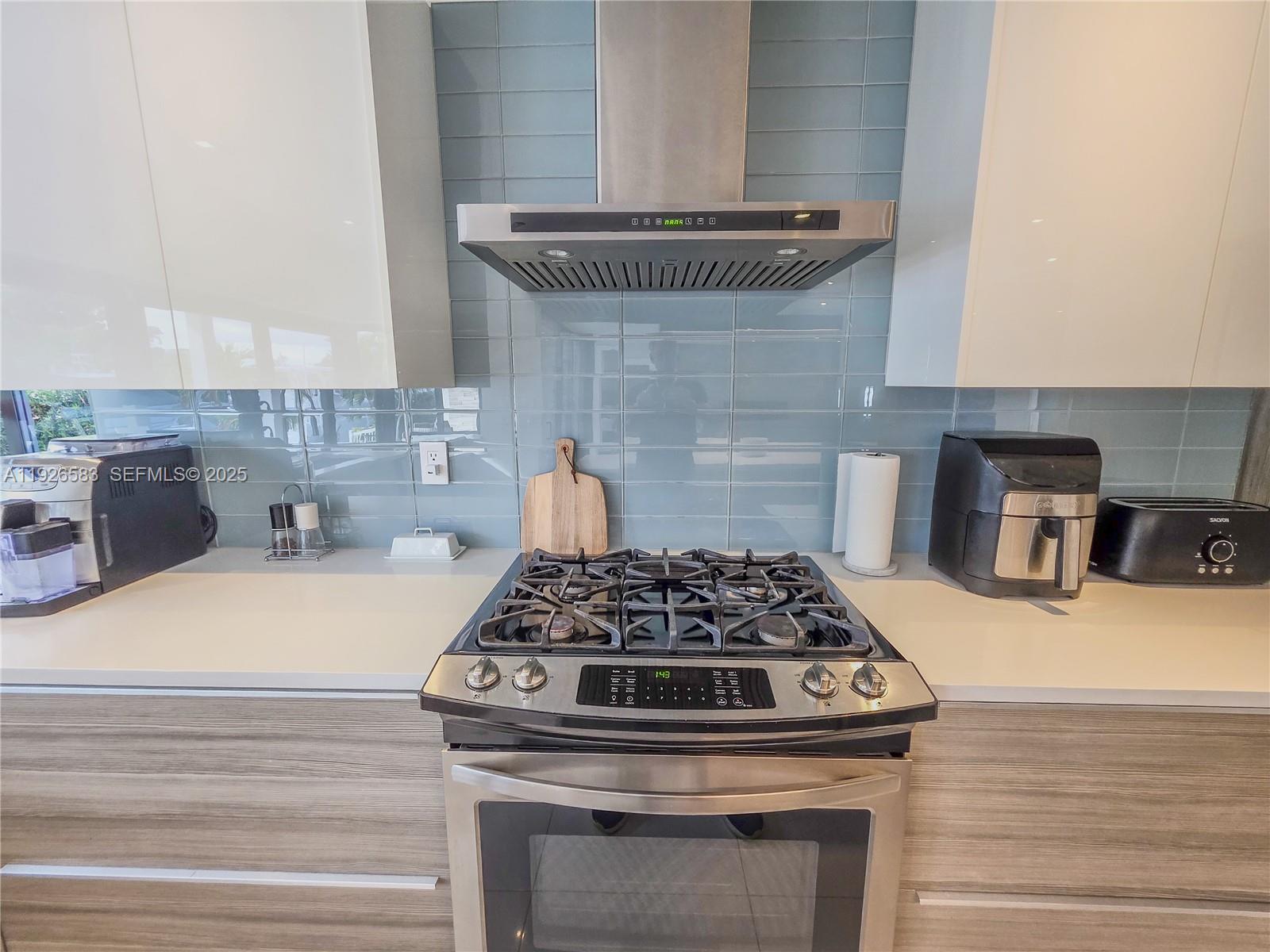 POMPANO ISLES - Residential